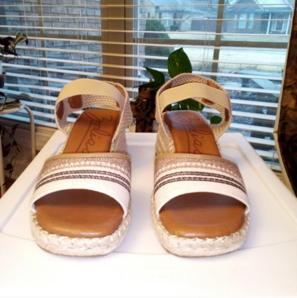 Zodiac Stylish Espadrille Sandals Women's 8  Tan Cream Brown Wedge 2.5 EUC - Picture 2 of 8